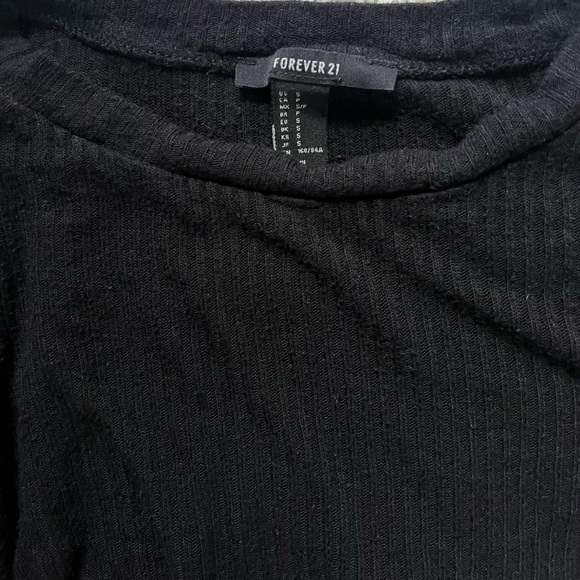 Forever 21 Cropped Long Sleeve With Split Flare Sleeves - Picture 4 of 4